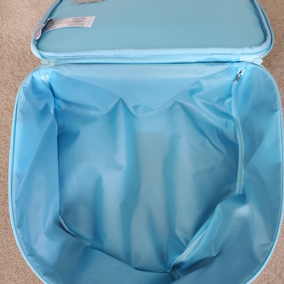 NWT Disney Frozen Light-up Pull Suitcase - Picture 4 of 8